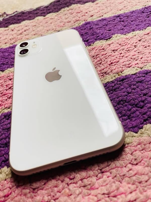 iPhone 11 with box non pta only WhatsApp num 03141936326 2