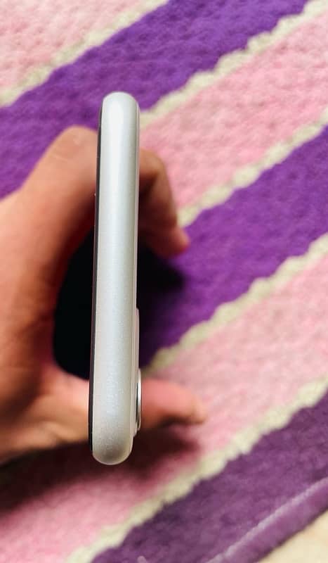 iPhone 11 with box non pta only WhatsApp num 03141936326 6