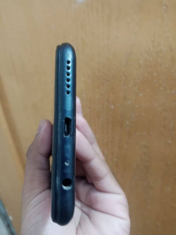 Infinix Hot 10 4 64 3