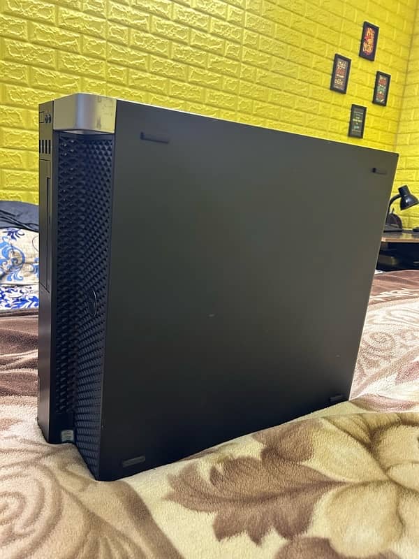 dell E5-2683v4 | 16 cores 32 threads | 16GB RAM | 1TB Hard drive 1