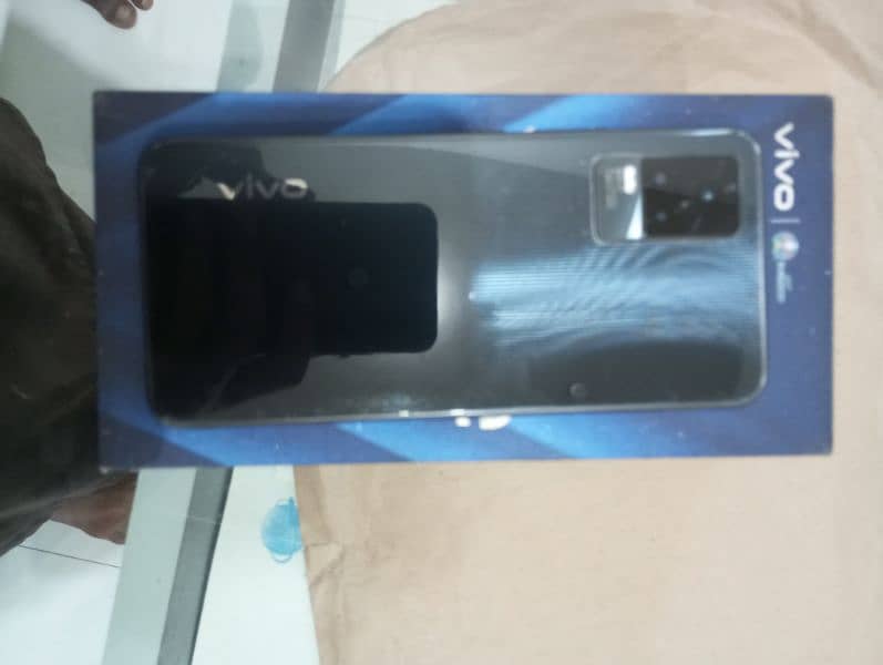 vivo v21e  with complete box 3