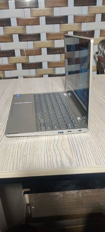 Lenovo Touch chromebook c340 3