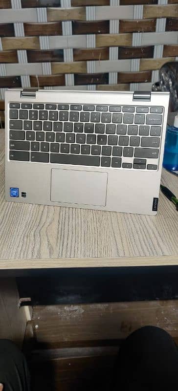 Lenovo Touch chromebook c340 6