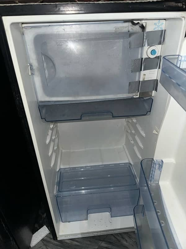 dawlance room fridge 1