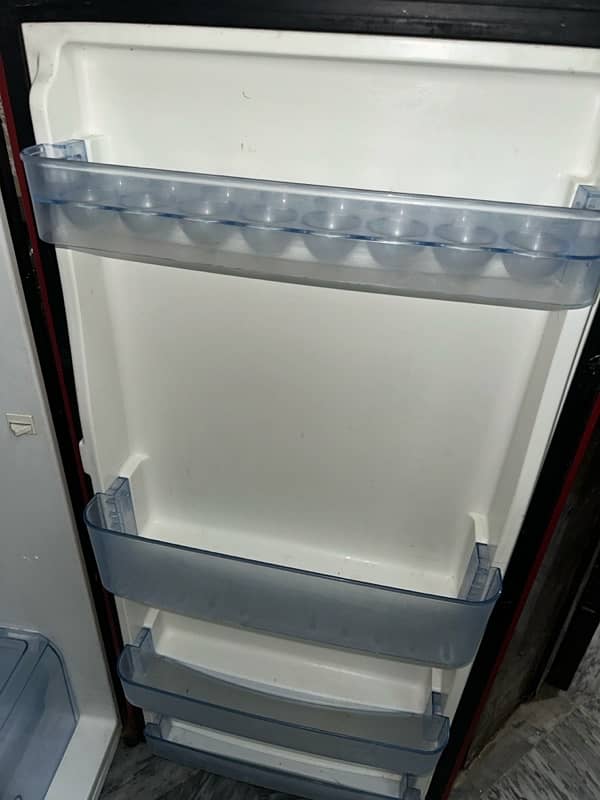 dawlance room fridge 4