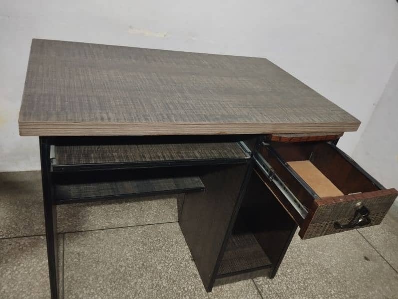 Computer Table with chair 4