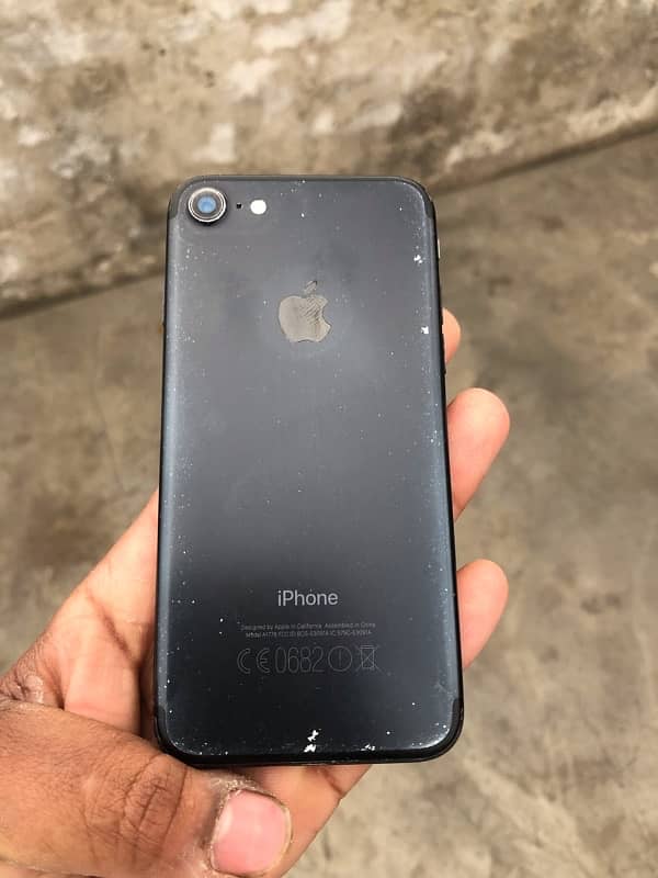 IPHONE 7 PTA approved Batry 100% health 4