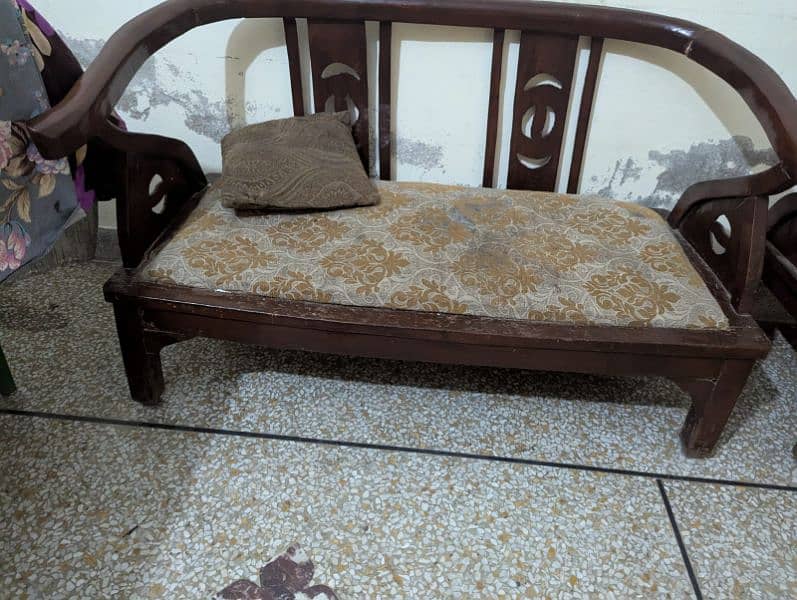 Bed room 5 Seater wooden sofa set for sale 4