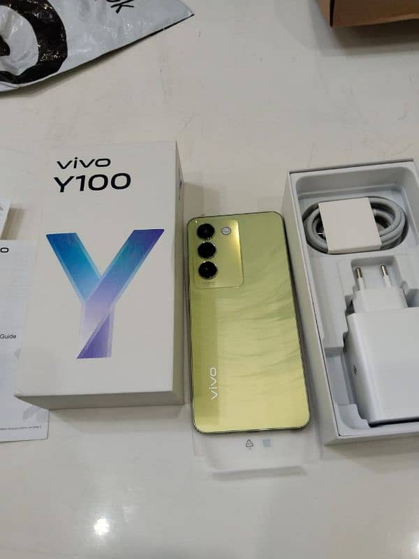 vivo y100 8 /8 256gb 0