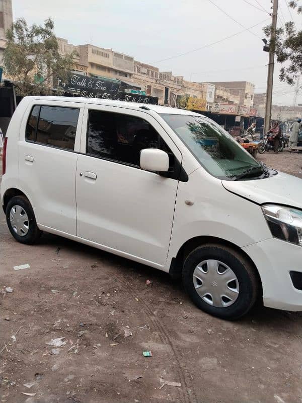 Suzuki Wagon R 2018 3