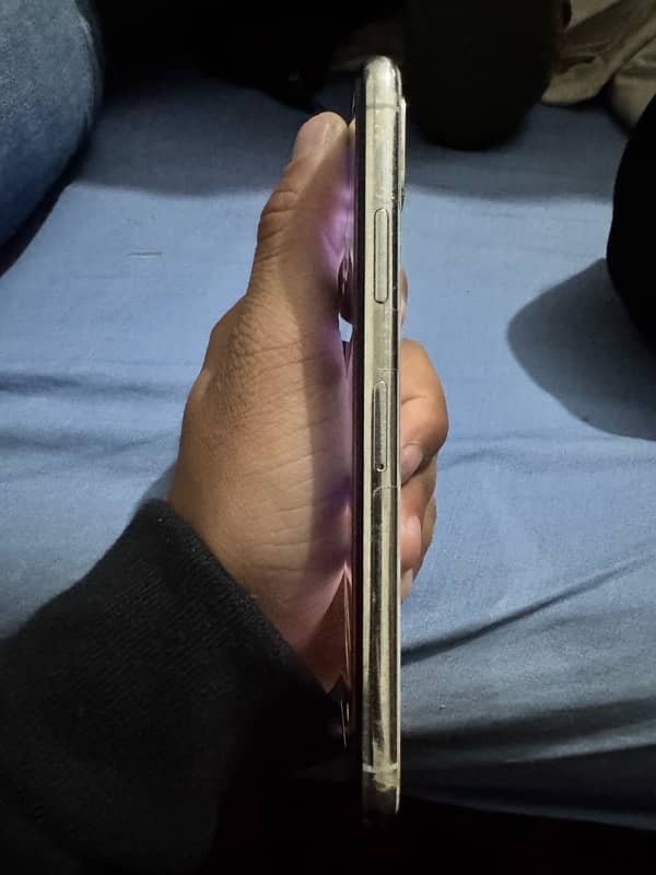 Iphone x 64 GB PTA Approved 7