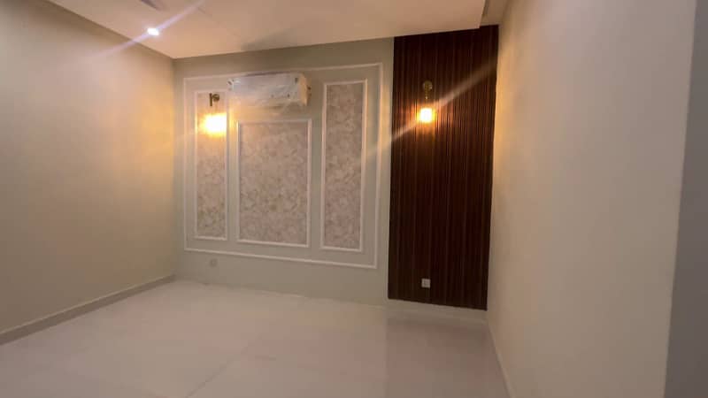 Ready to move 272sq yd 5Bedroom DDL Luxury Villa FOR SALE. Only 3km from Main Entrance of BTK. Near MIDWAY Commercial, Parks, Masjid and Gallery. 9