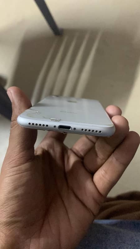 iphone 8  serious buyer rabta kare 0