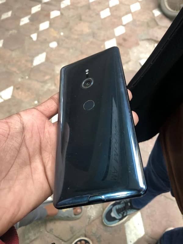 sony xz3 for sale 1