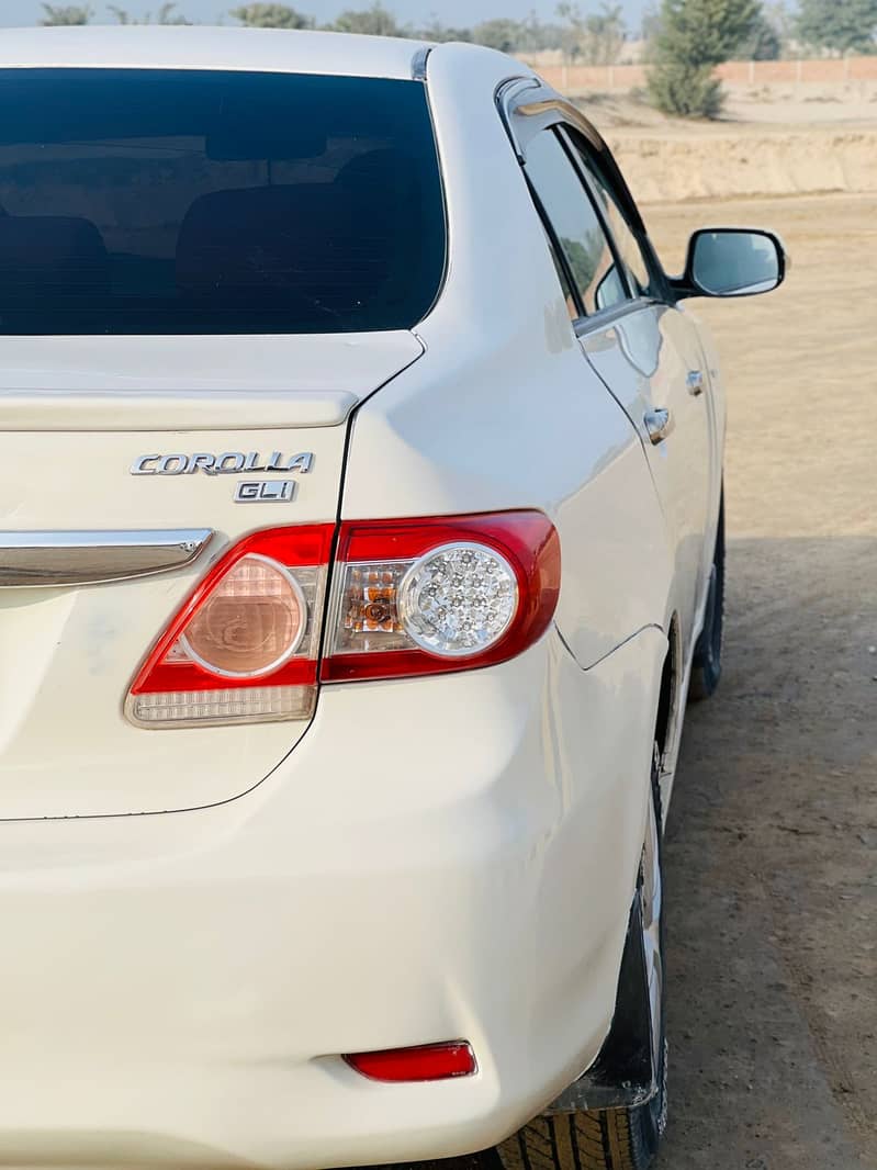 Toyota Corolla GLI 2012 (Manual) 8