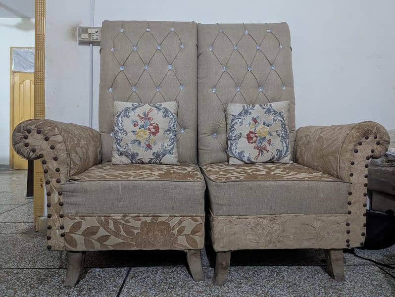 2 Bed Room Chairs for Sale Urgent 3