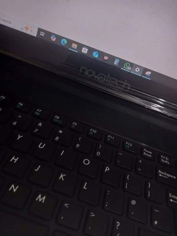 Novatech laptop ha  bht achi condition me ha 2