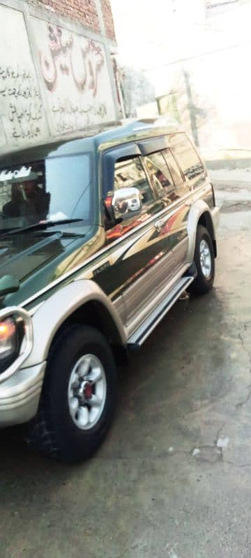 Mitsubishi Pajero 1996 4