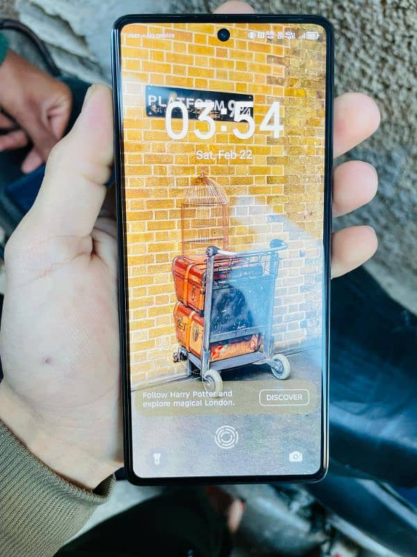 tancno camon 30 hai full box chrgar avalible 12 month waranty 3