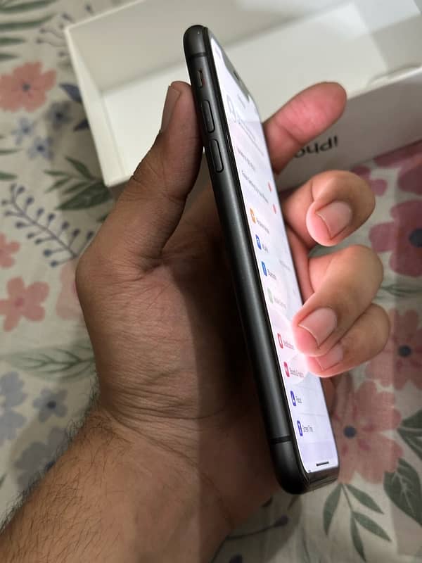 iPhone 11 pta approve with box 12