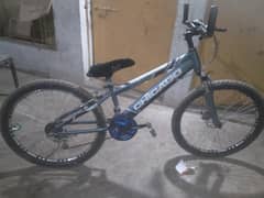 MOUNTAIN BIKE WITH 6 GEARS SET