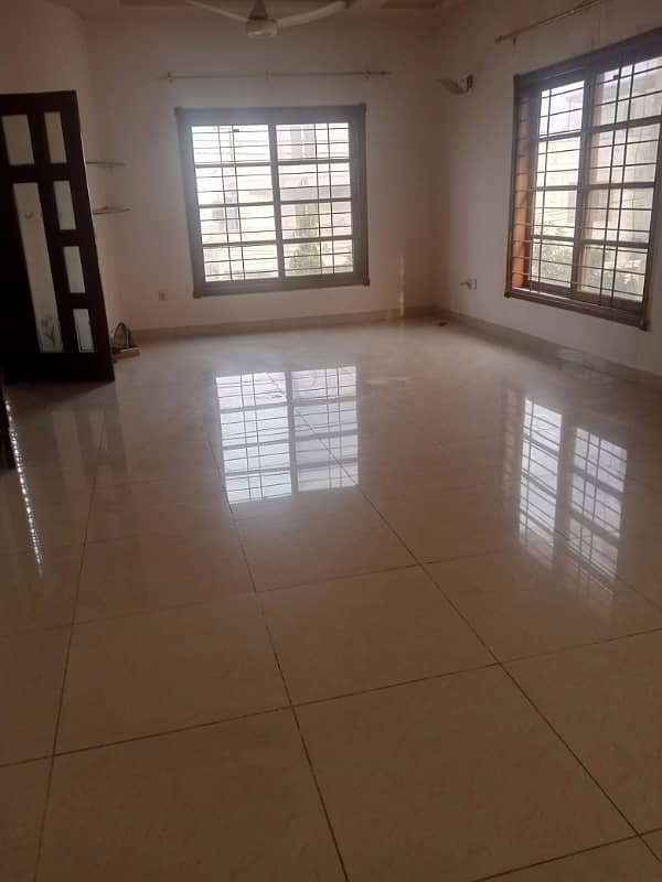 500 yards upper portion 3 Bed DD in DHA phase 7 ext khayaban sadi 0322.5996882 6