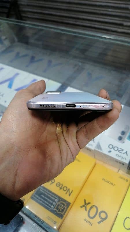 VIVO V21 8GB RAM 128GB ROM 5