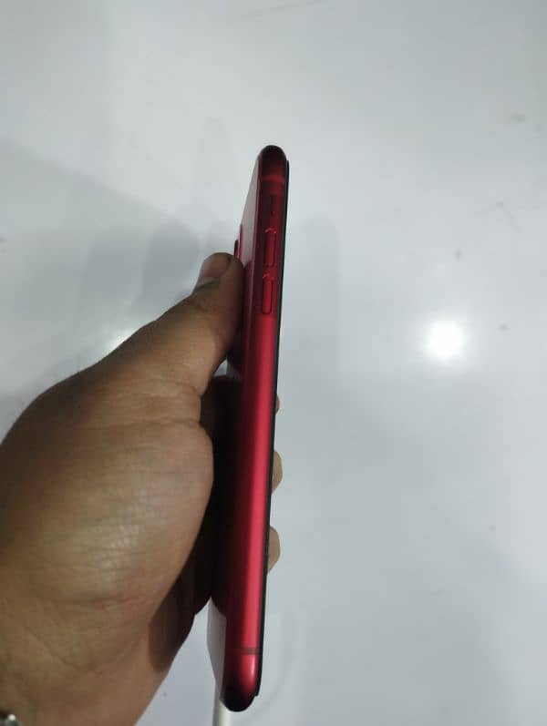 iphone 11 non pta jv 64 Gb Red color 80 health ha 10 by 10 1