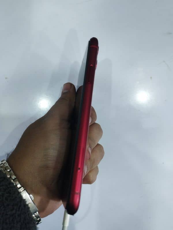 iphone 11 non pta jv 64 Gb Red color 80 health ha 10 by 10 2