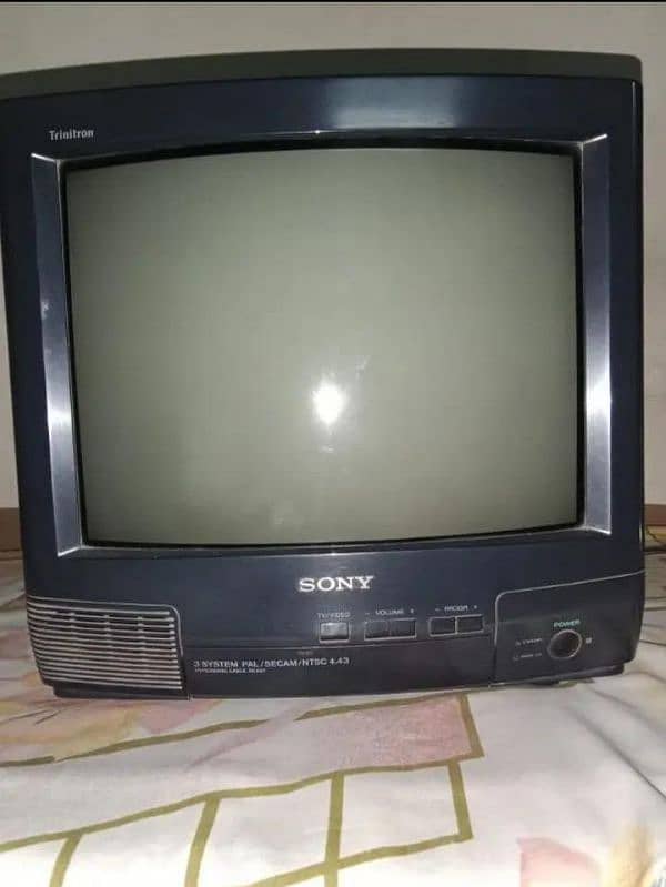 sony tv for sale little bit colors issue need some repairment 0