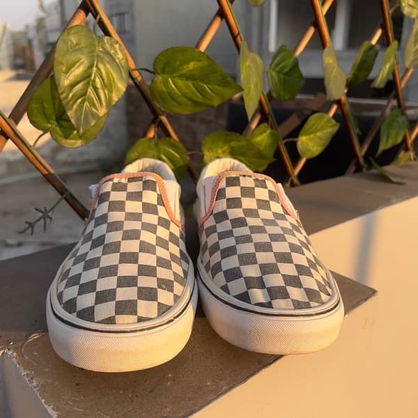 Vans Checkered Slip-On  EUR 41  100% Genuine  Disinfected  2500/- 0