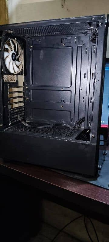 gaming case with 4 rgb fans 1