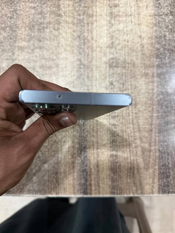 Samsung S23 ultra non pta box wala hai 8/256 2