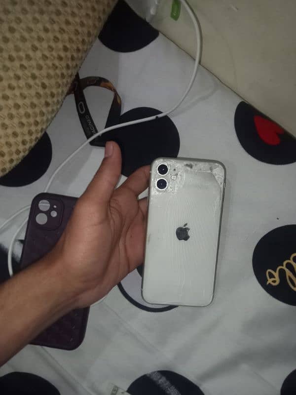 iphone 11 white color 3