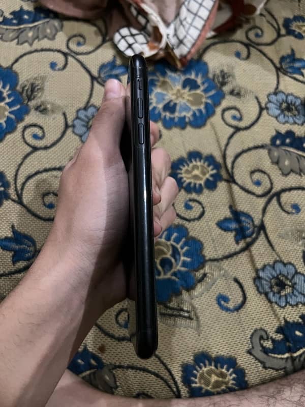 Iphone Xr 64 GB 4