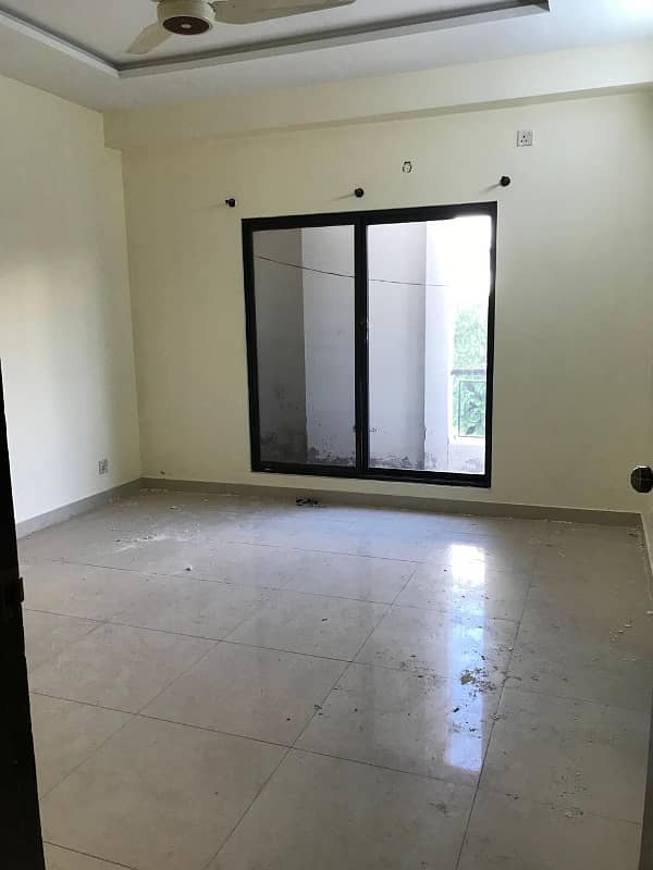 Three Bedrooms Apartment Available For Rent In Warda Hamna Residencia 12