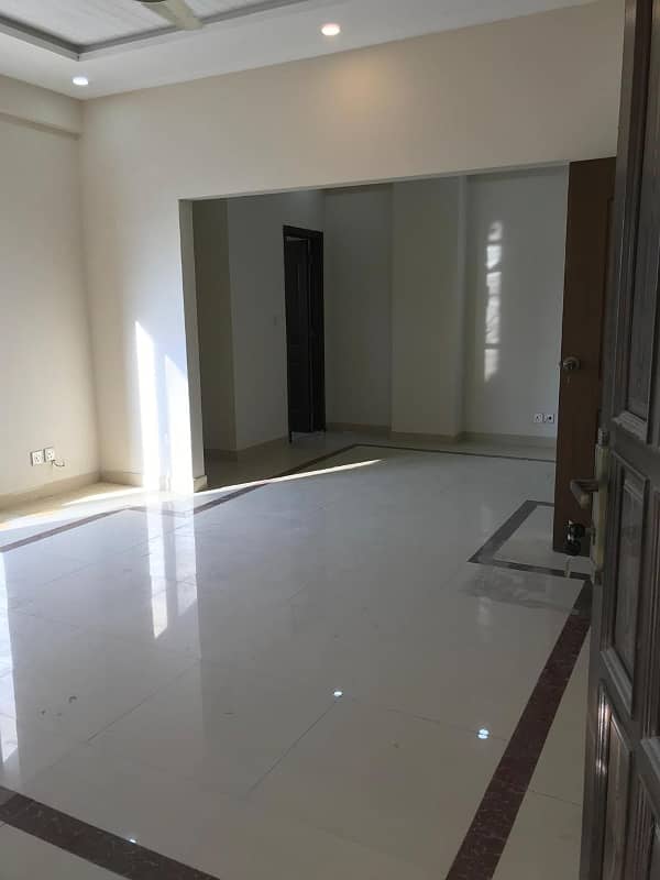 Three Bedrooms Apartment Available For Rent In Warda Hamna Residencia 17