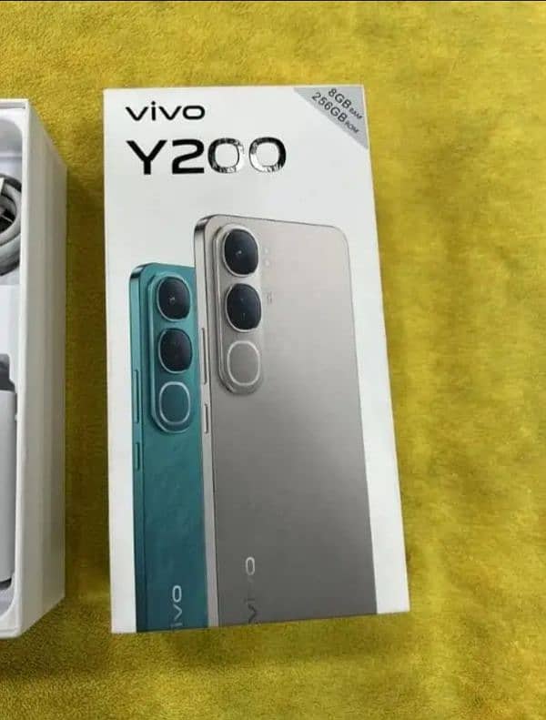 Vivo Y200:8:128 Full Box 5 Din used bus Bilkul new 7