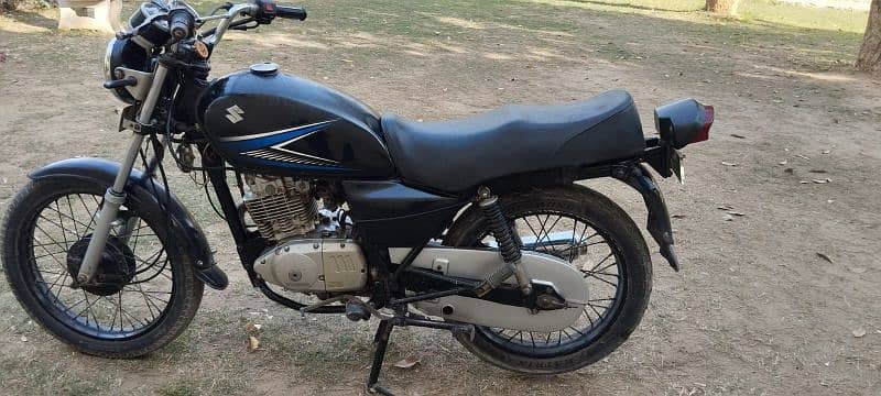 Suzuki GS 150 5