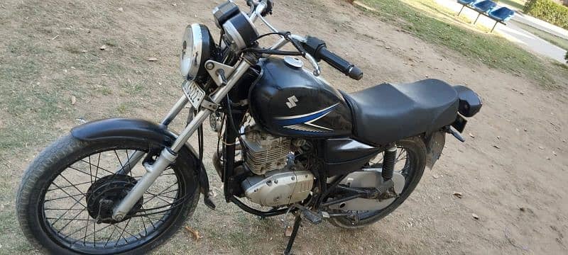 Suzuki GS 150 6