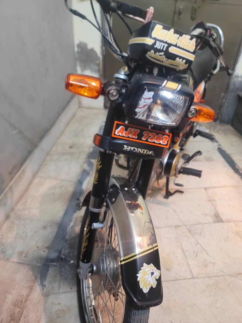 Cd 70 honda new condition single hand bht kum use hue ha 7