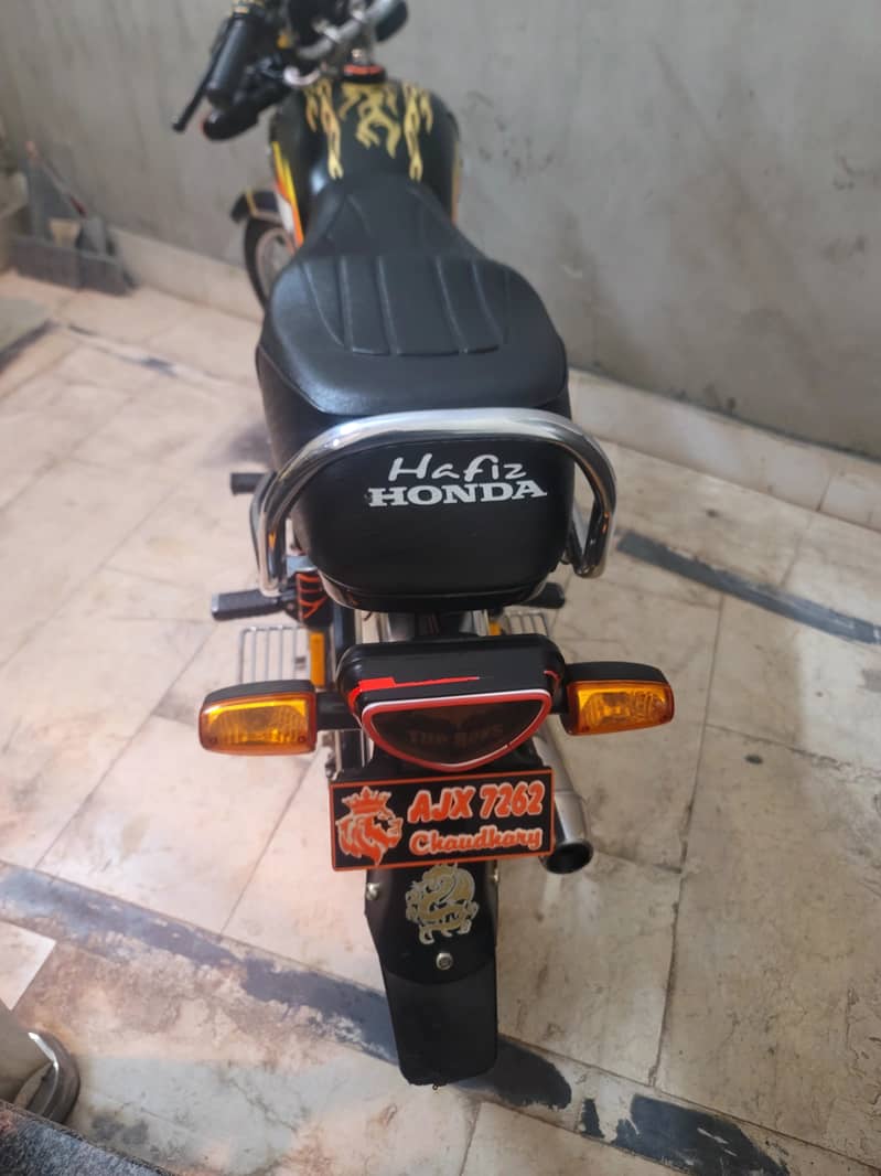 Cd 70 honda new condition single hand bht kum use hue ha 10