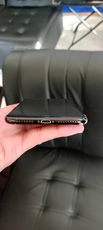 i phone 7 plus pta 128 gb in lush condition 0