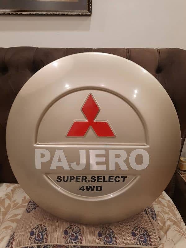 Mitsubishi Pejero Tire cover 0