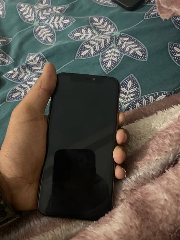 iPhone 11 Pro 1