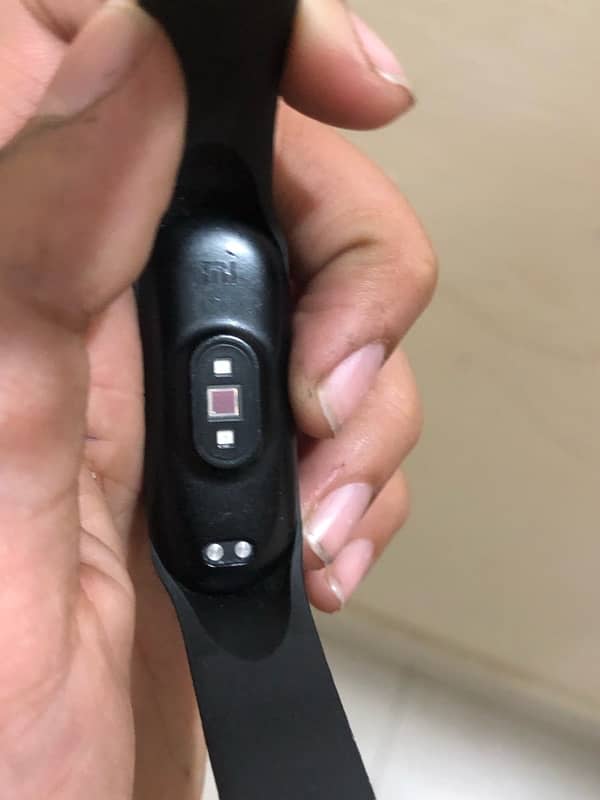 Mi band 5 with charger 0