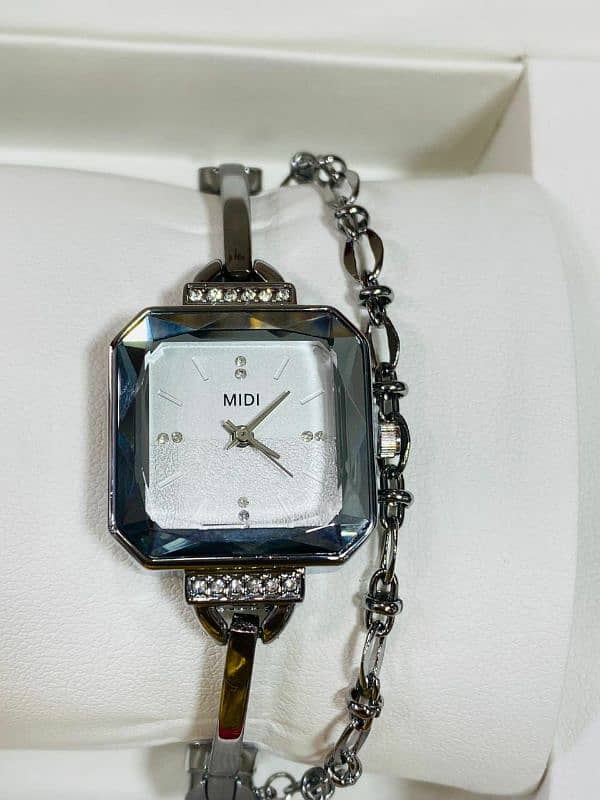 Ladies Watch with bracelet 0