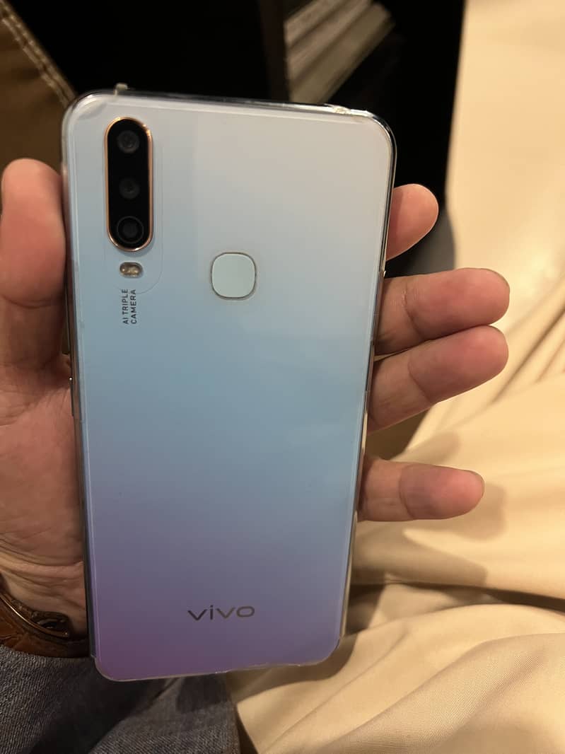 Vivo Y17 6