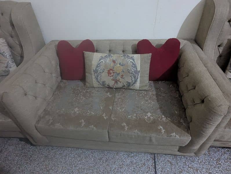 7 Seater Brand New Stylish Sofa Set Urgent for Sale 6