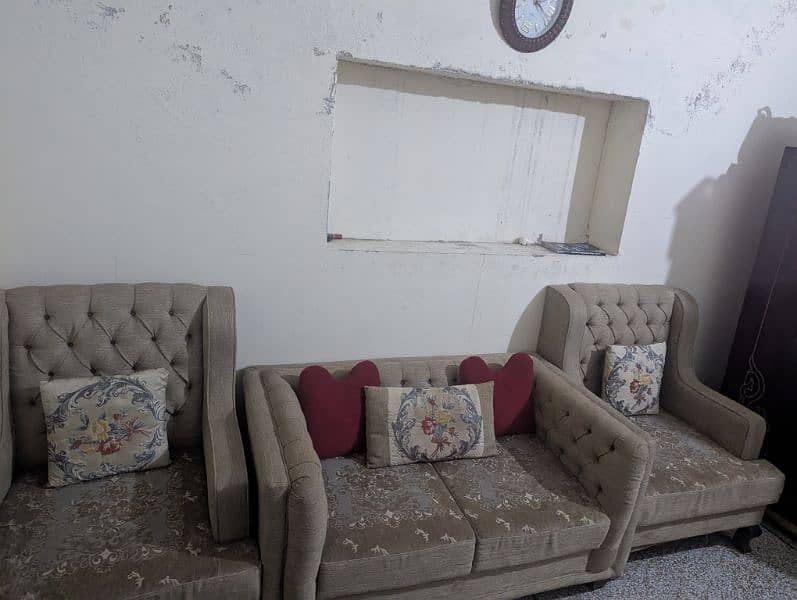 7 Seater Brand New Stylish Sofa Set Urgent for Sale 16